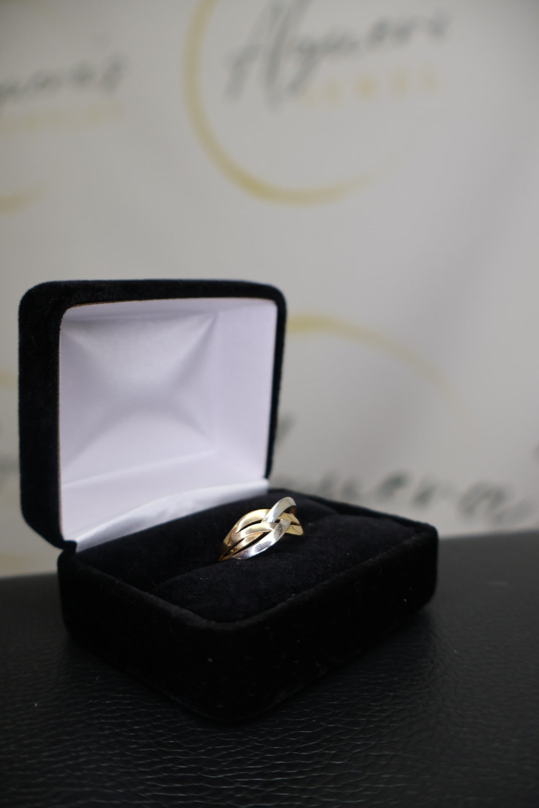 Two-Tone Crossover Ring