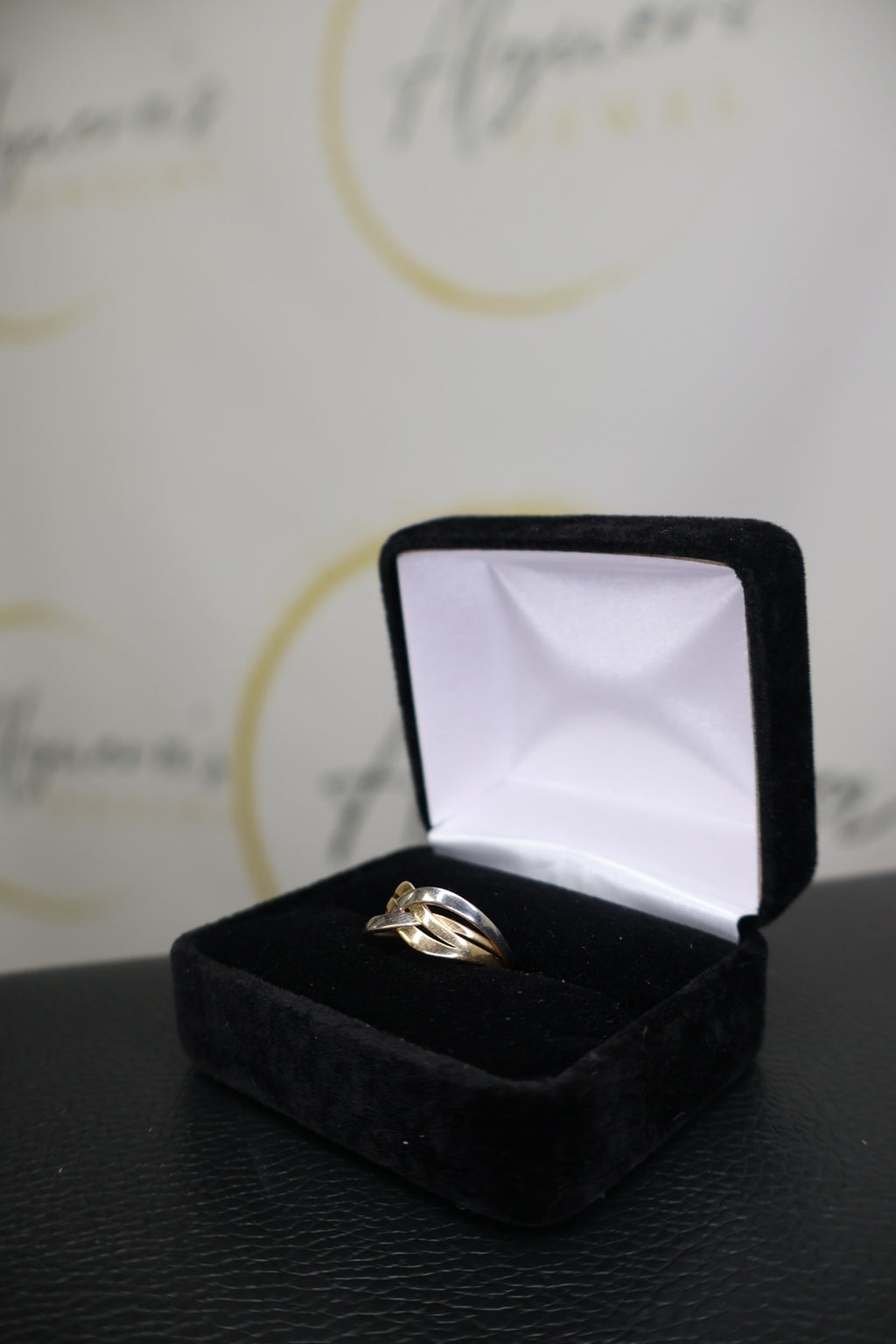 Two-Tone Crossover Ring