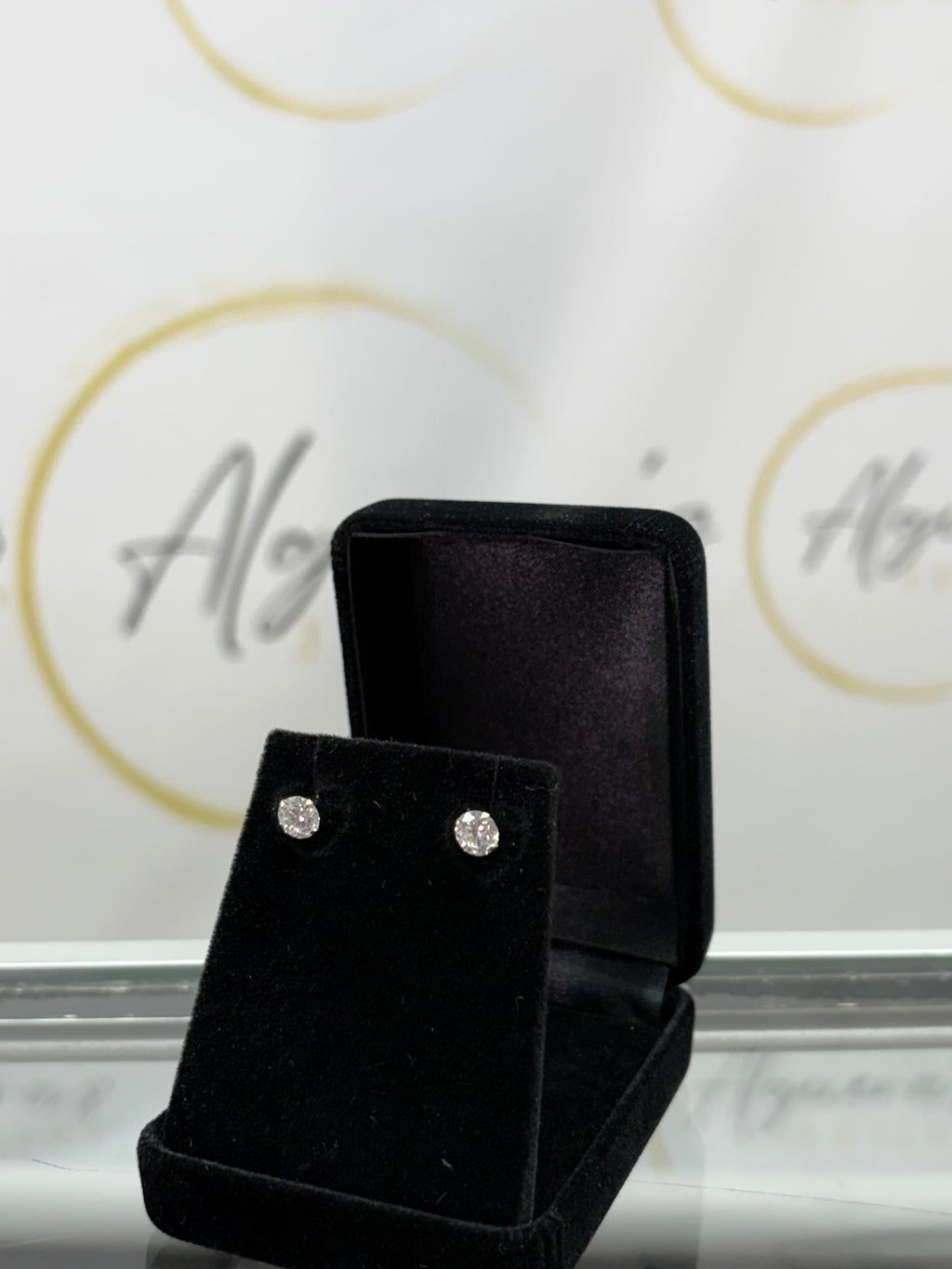 Round Solitaire Stud Earrings